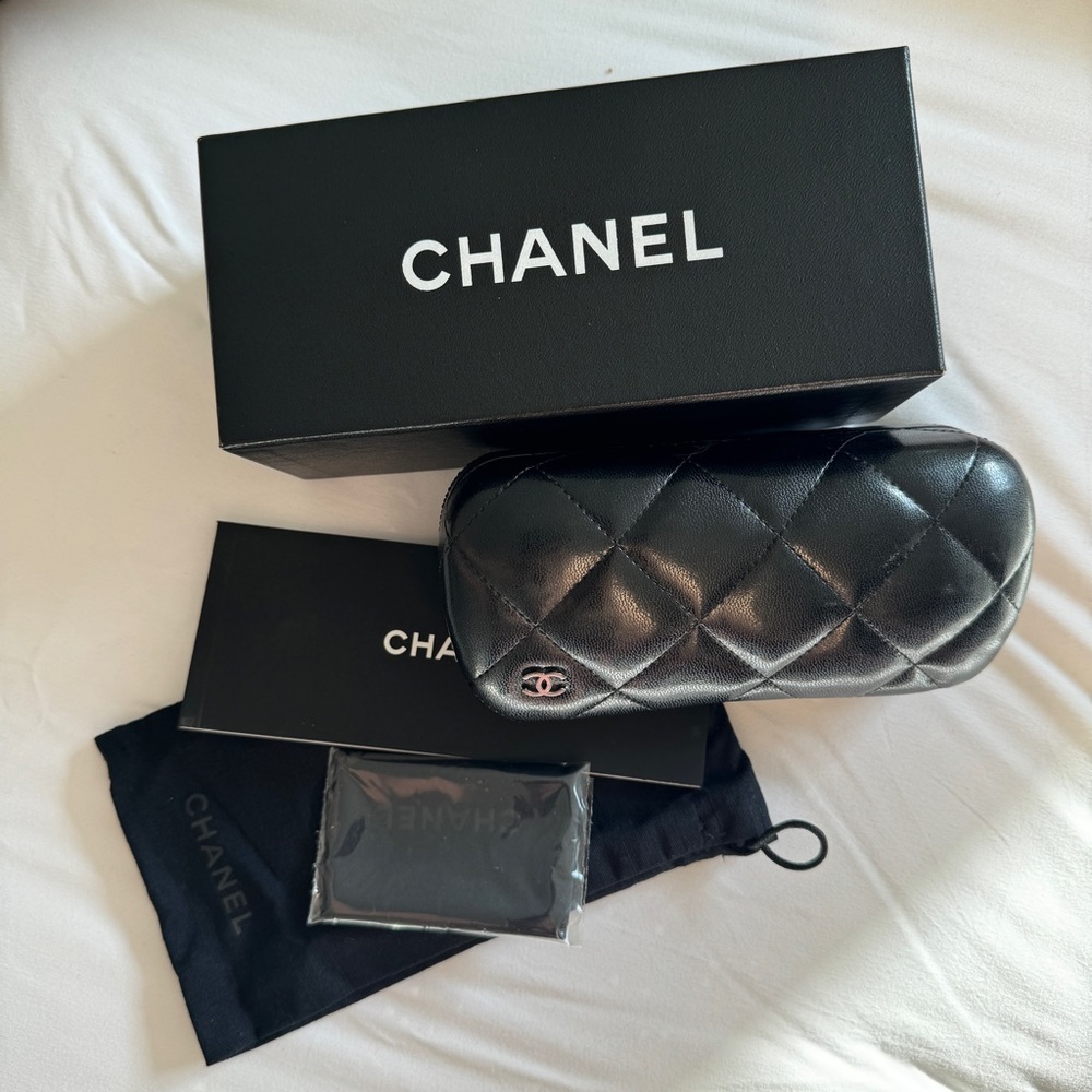 Chanel Rotating C's Sunglasses. - Picture 1 of 16